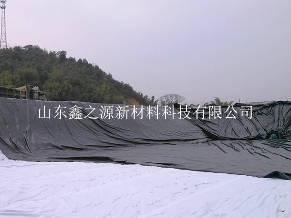 糙面養(yǎng)殖防滲膜鋪設過程中有哪些注意事項？