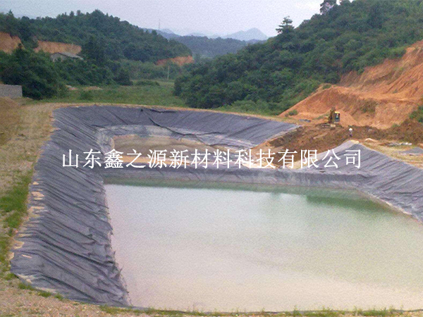哪些因素可能會(huì)破壞蓄水池hdpe土工膜？