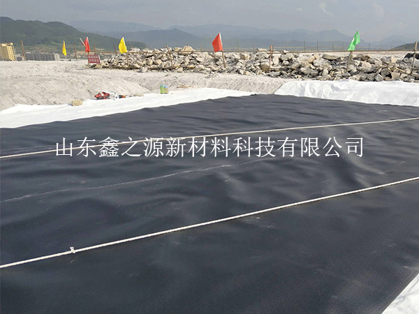 沼氣池黑膜施工的具體要求：精細(xì)施工，確保高效運(yùn)行